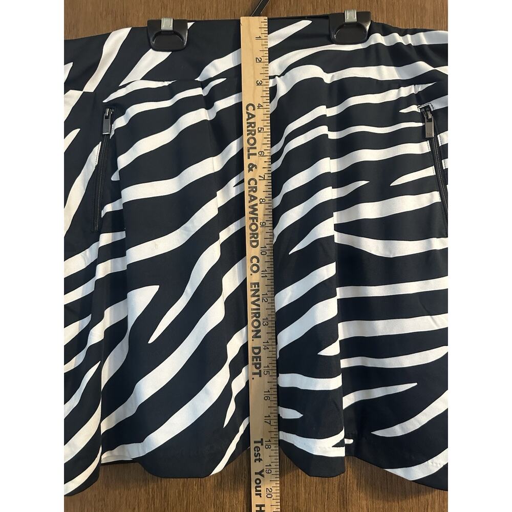 Tail Activewear Black & White Zebra Darby 18” Skort Size XL Golf Pickleball - Picture 8 of 9